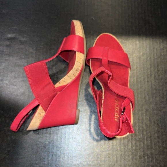 AEROSOLES Women's Deep Red Wedge Heel Sandal - Picture 6 of 7